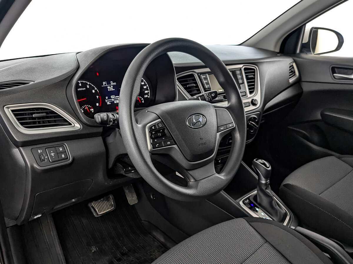 Купить Hyundai Solaris с пробегом. Фото: #13