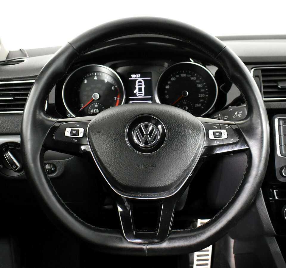 Купить Volkswagen Jetta с пробегом. Фото: #6