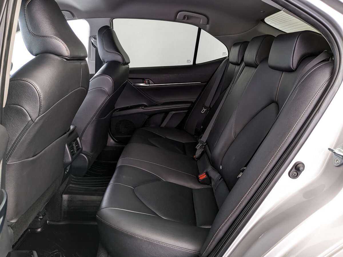 Купить Toyota Camry с пробегом. Фото: #17