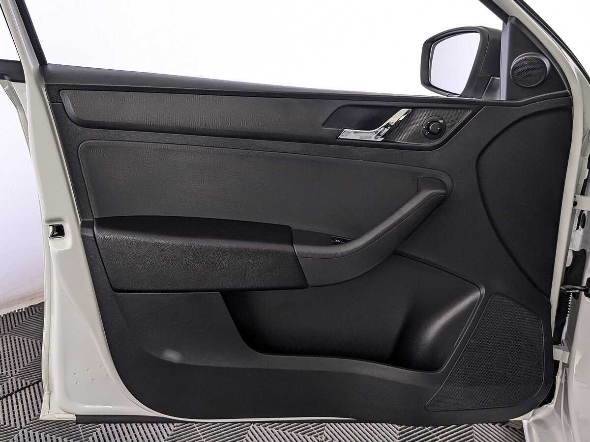 Купить Skoda Rapid с пробегом. Фото: #17