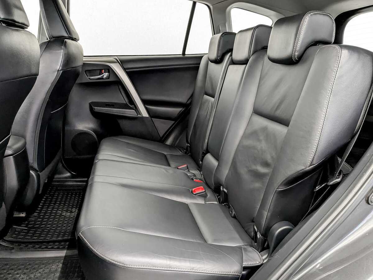 Купить Toyota RAV4 с пробегом. Фото: #11
