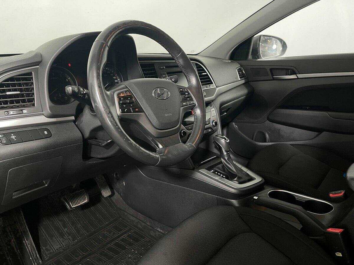 Купить Hyundai Elantra с пробегом. Фото: #12