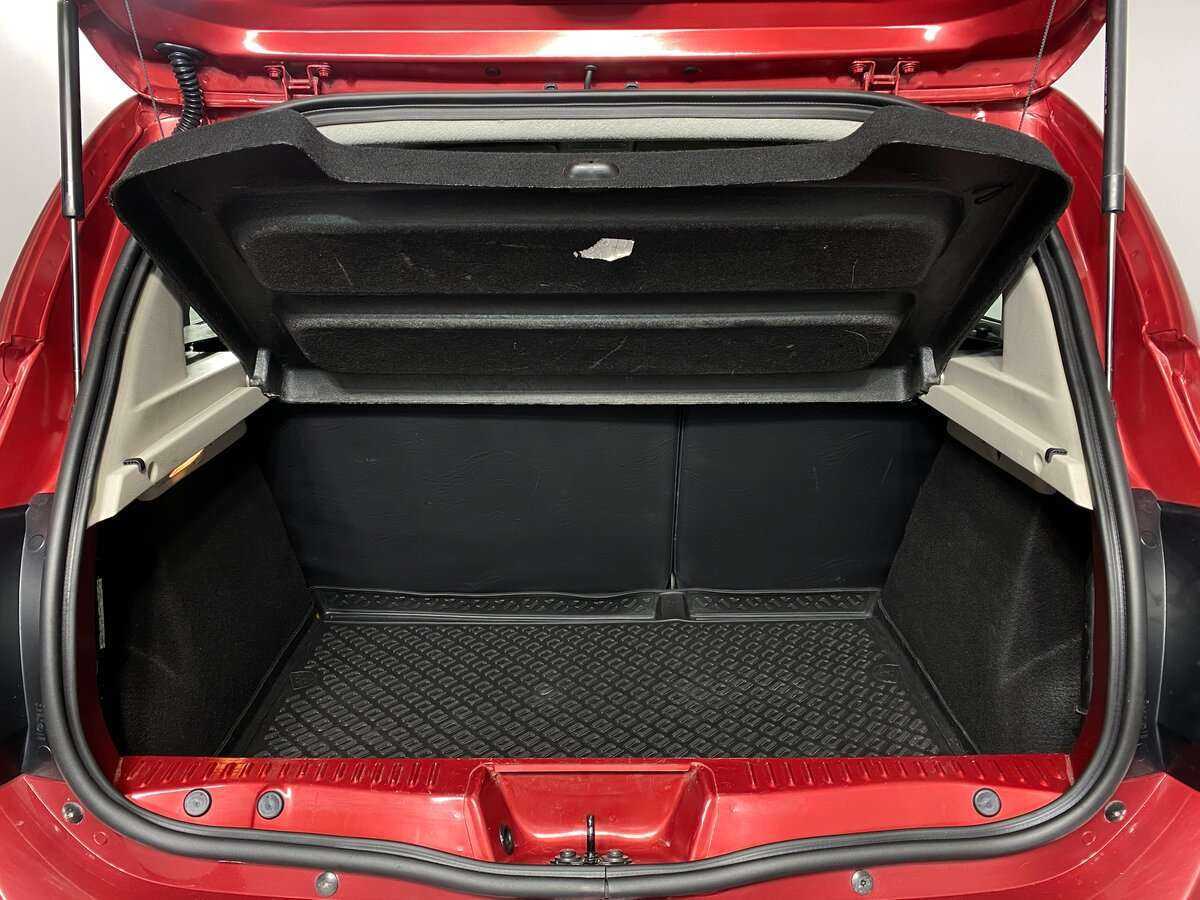 Купить Renault Sandero с пробегом. Фото: #8