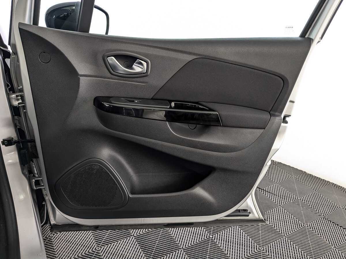 Купить Renault Kaptur с пробегом. Фото: #23