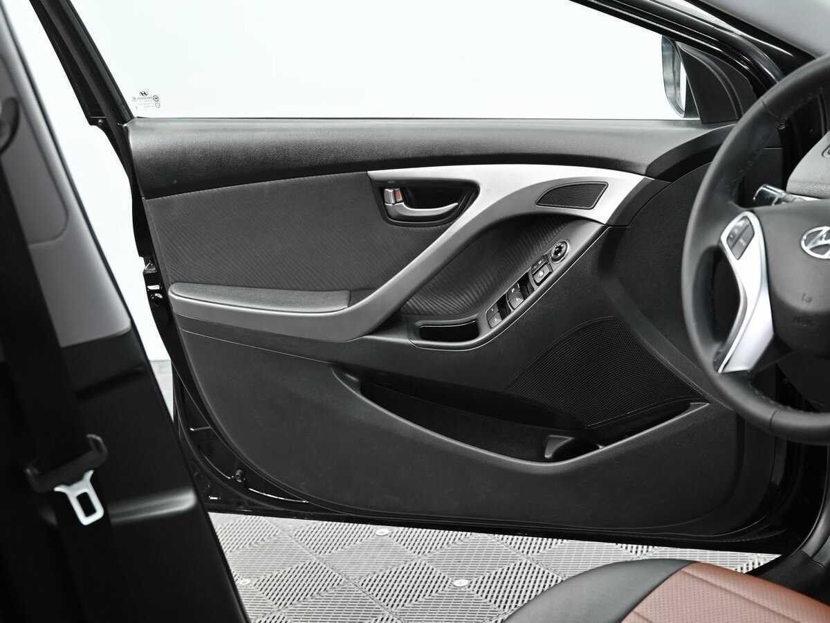 Купить Hyundai Elantra с пробегом. Фото: #6