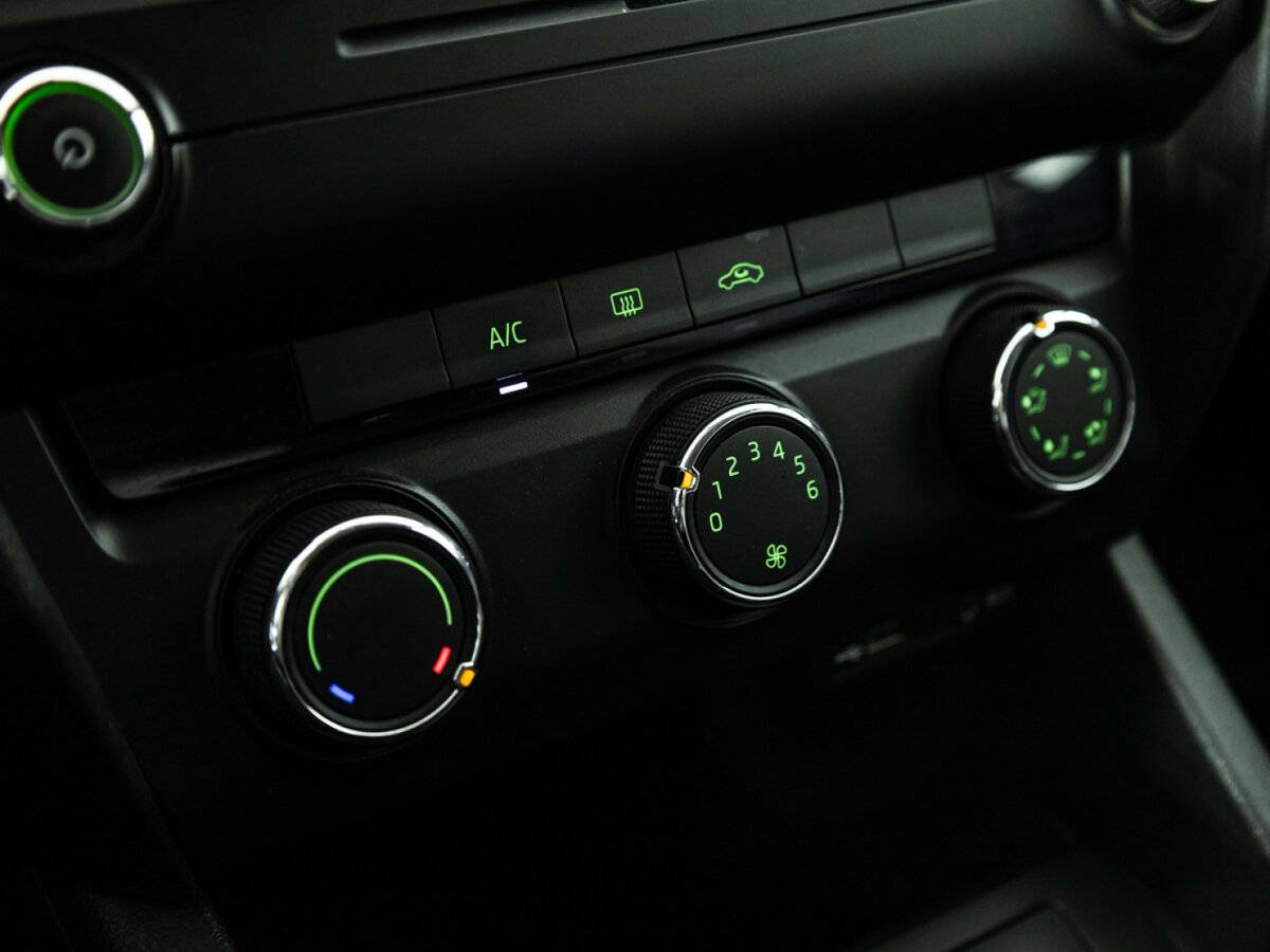 Купить Skoda Octavia с пробегом. Фото: #12