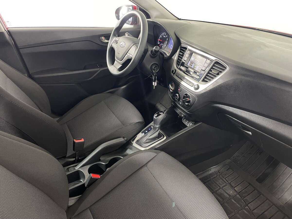 Купить Hyundai Solaris с пробегом. Фото: #8