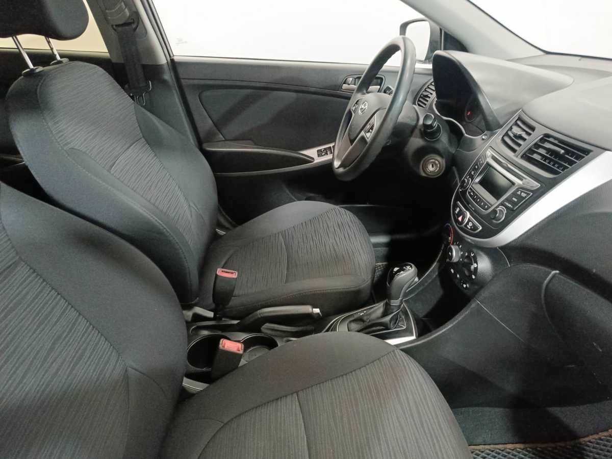 Купить Hyundai Solaris с пробегом. Фото: #9