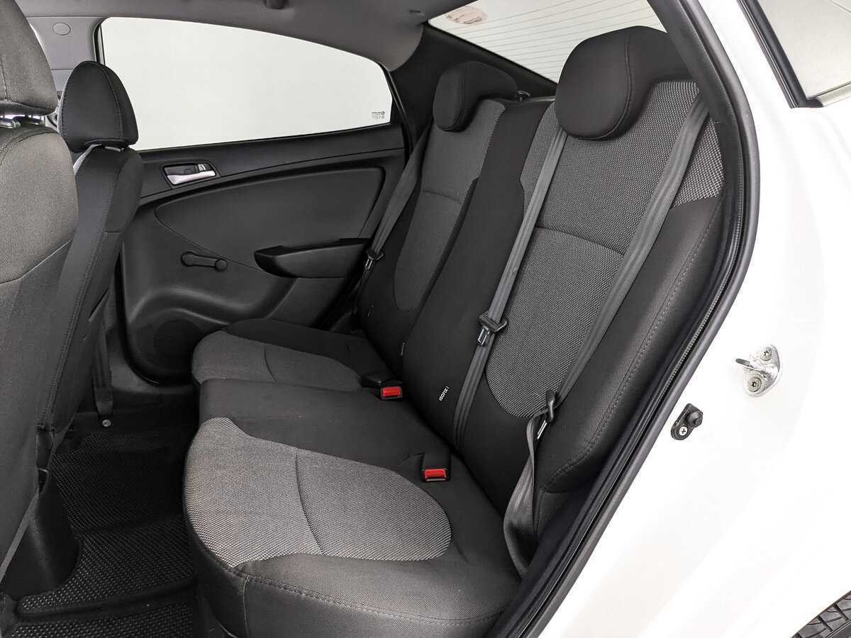 Купить Hyundai Solaris с пробегом. Фото: #13