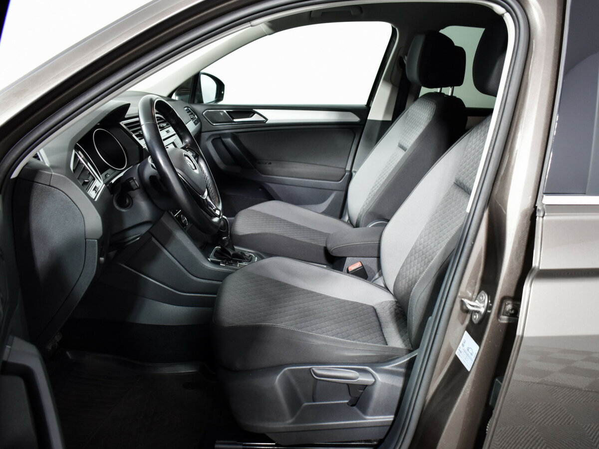Купить Volkswagen Tiguan с пробегом. Фото: #9