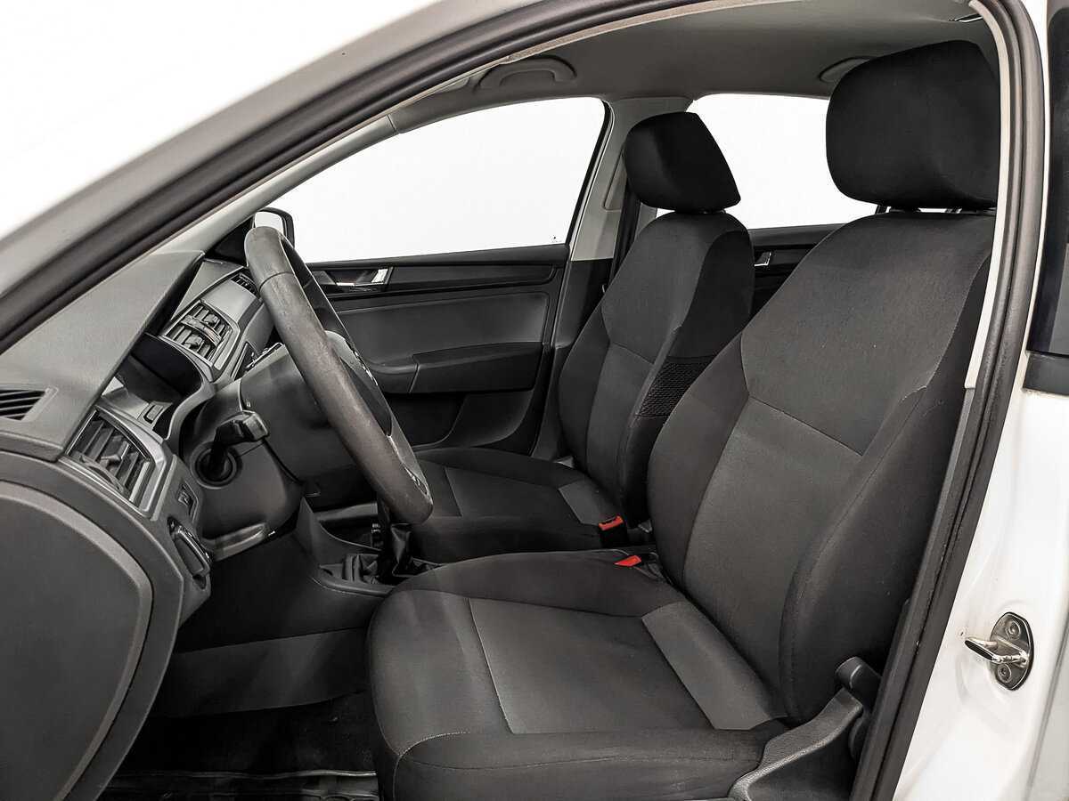 Купить Skoda Rapid с пробегом. Фото: #19