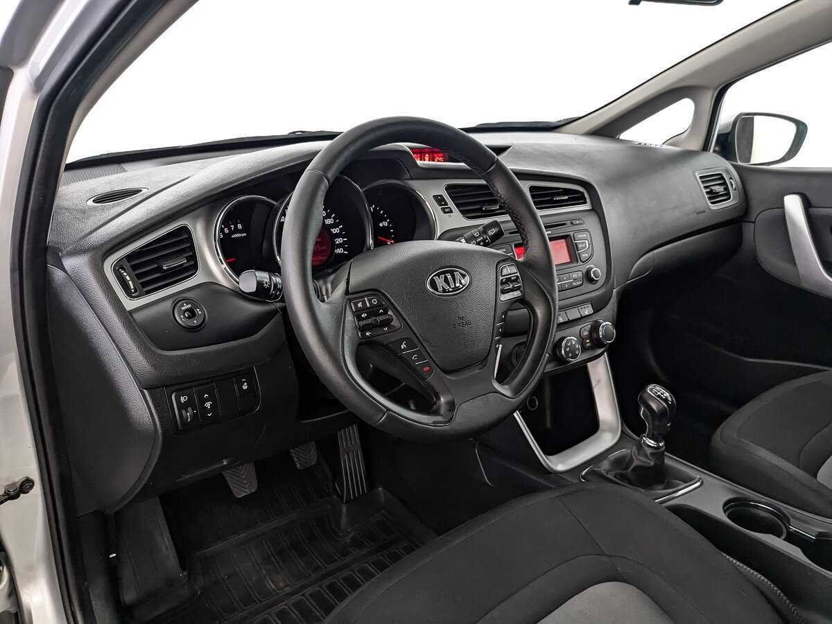 Купить Kia Ceed с пробегом. Фото: #10