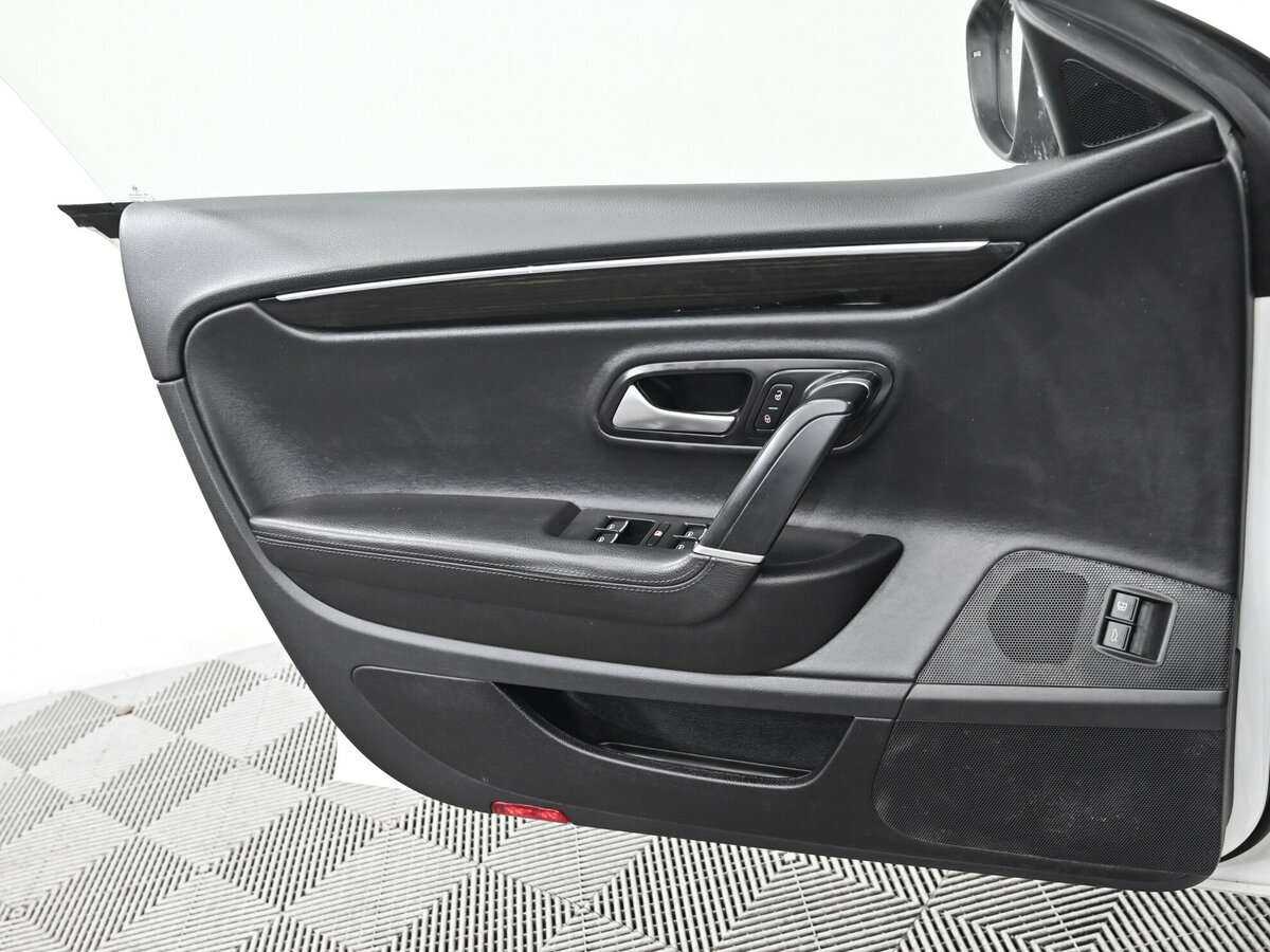 Купить Volkswagen Passat CC с пробегом. Фото: #5