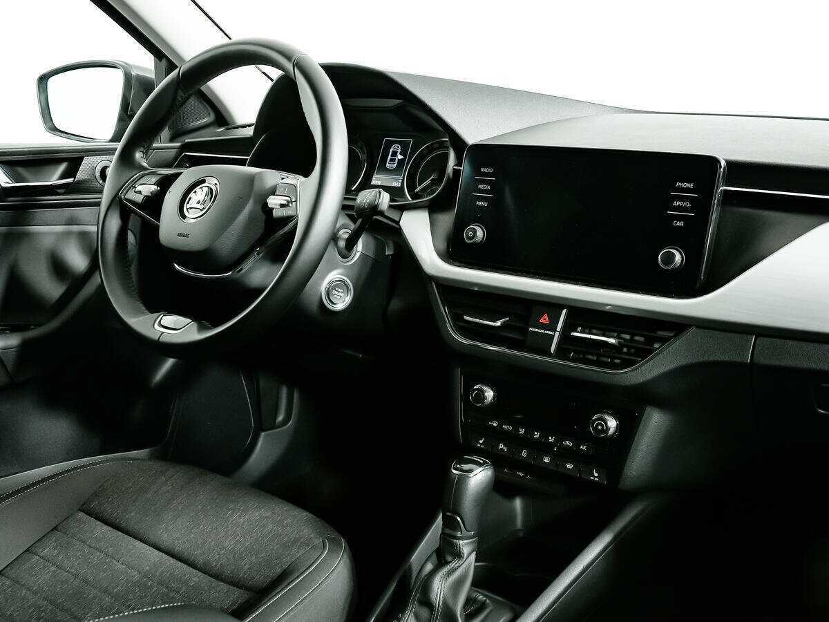 Купить Skoda Rapid с пробегом. Фото: #8