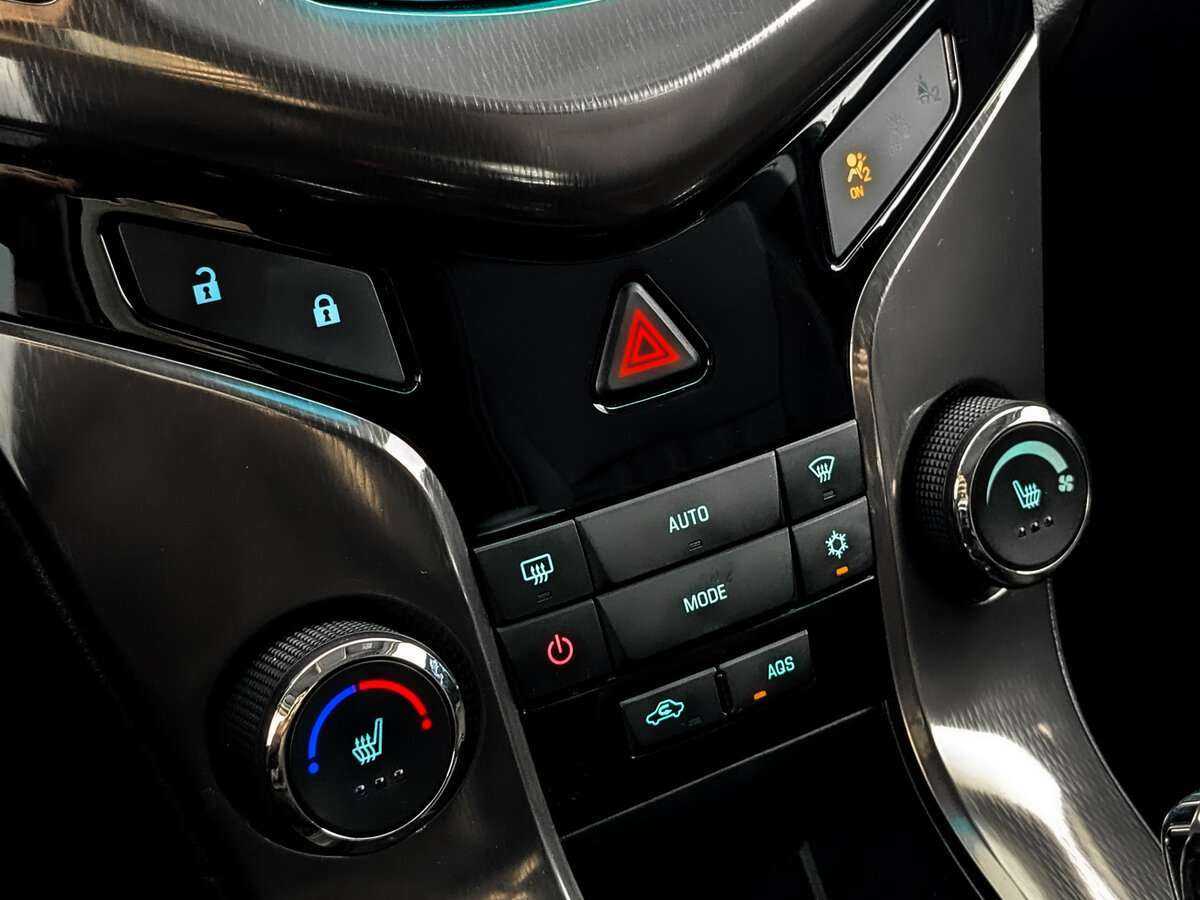 Купить Chevrolet Cruze с пробегом. Фото: #20