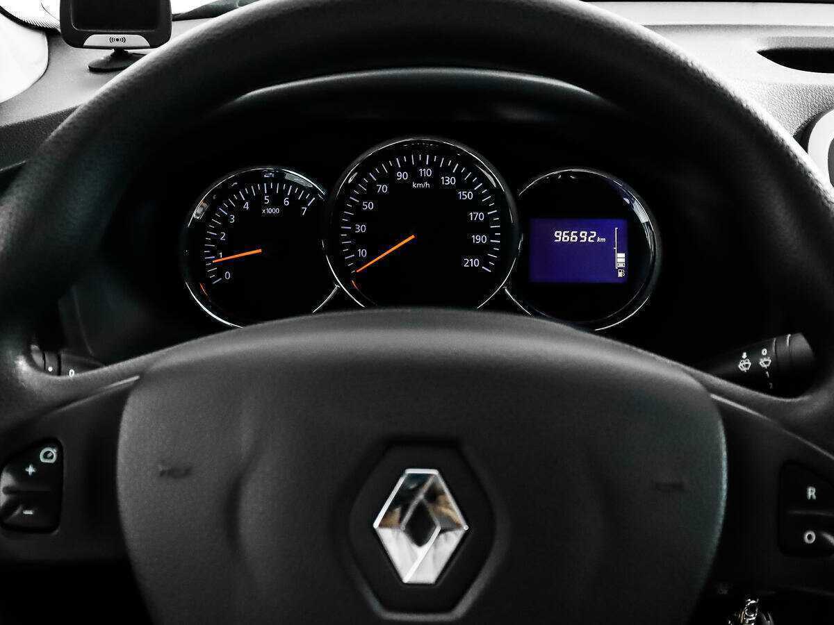 Купить Renault Logan с пробегом. Фото: #15