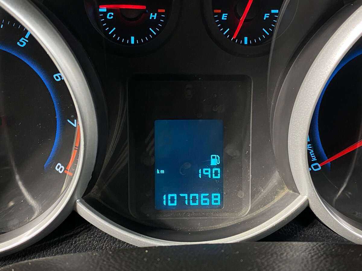 Купить Chevrolet Cruze с пробегом. Фото: #13