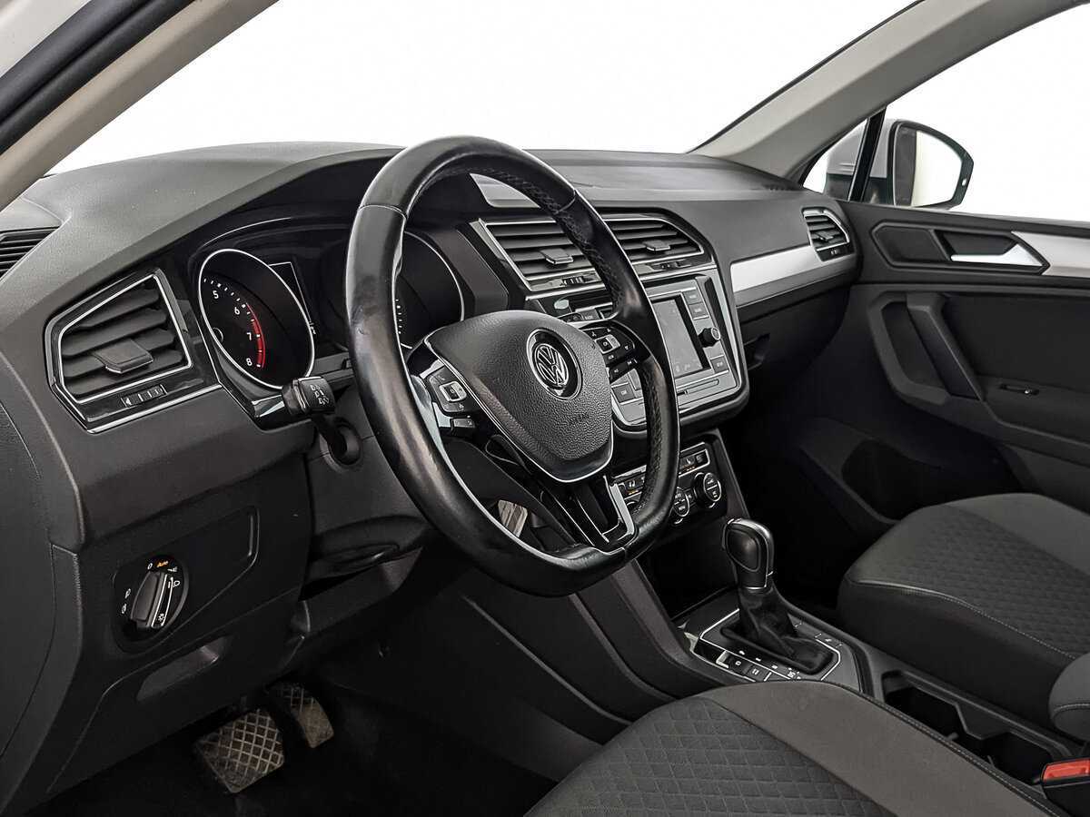 Купить Volkswagen Tiguan с пробегом. Фото: #12