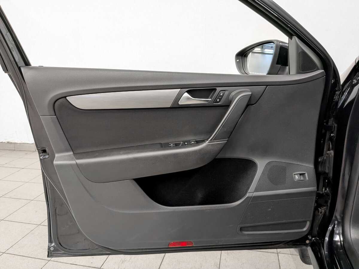 Купить Volkswagen Passat с пробегом. Фото: #16