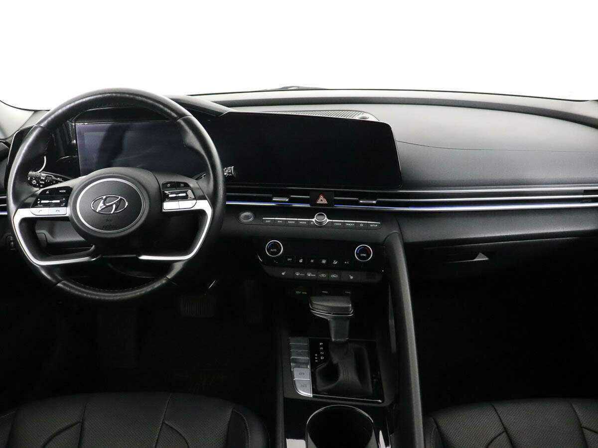 Купить Hyundai Elantra с пробегом. Фото: #10