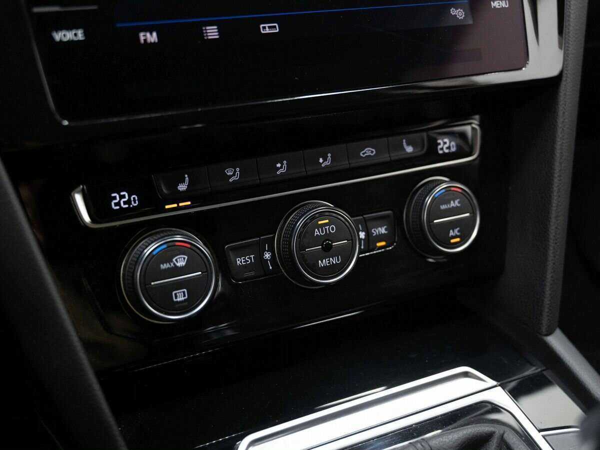 Купить Volkswagen Passat с пробегом. Фото: #18