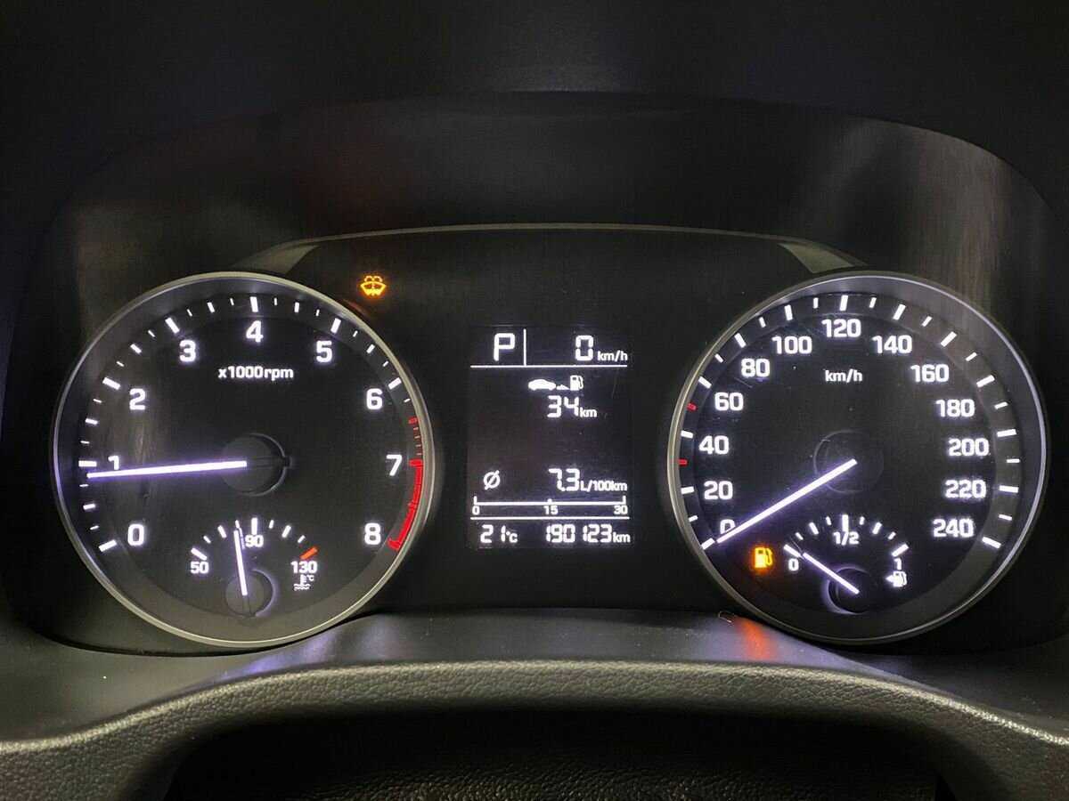 Купить Hyundai Elantra с пробегом. Фото: #12
