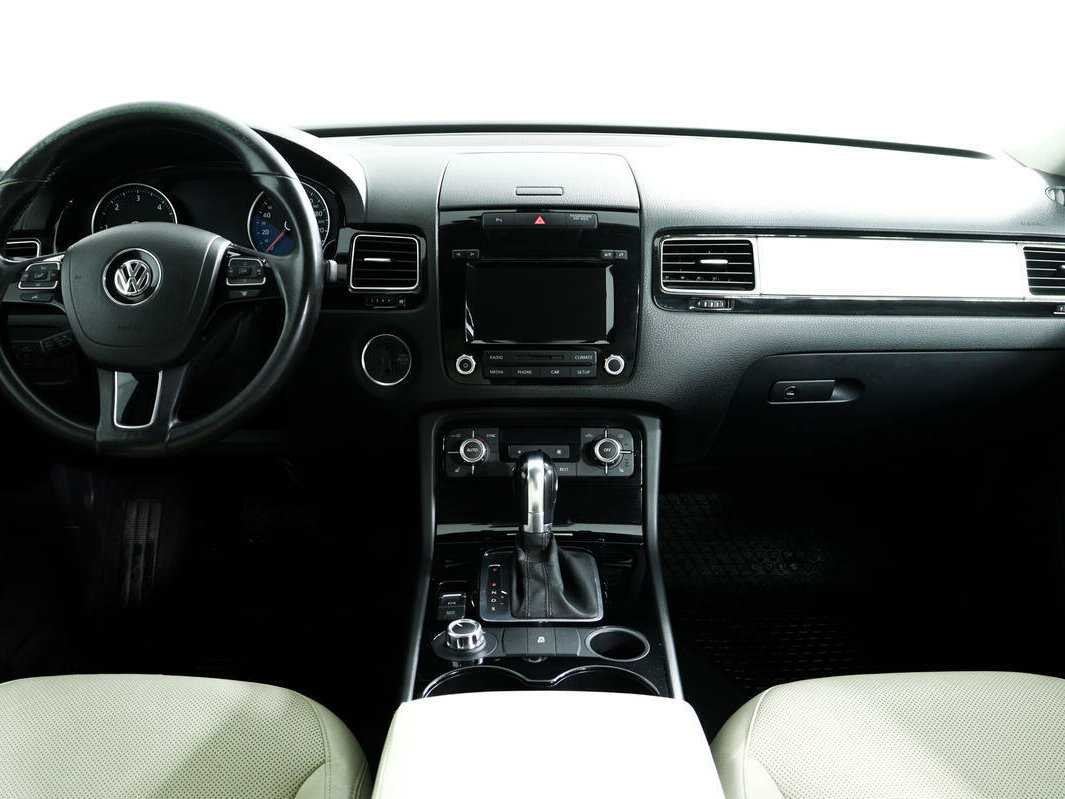 Купить Volkswagen Touareg с пробегом. Фото: #10