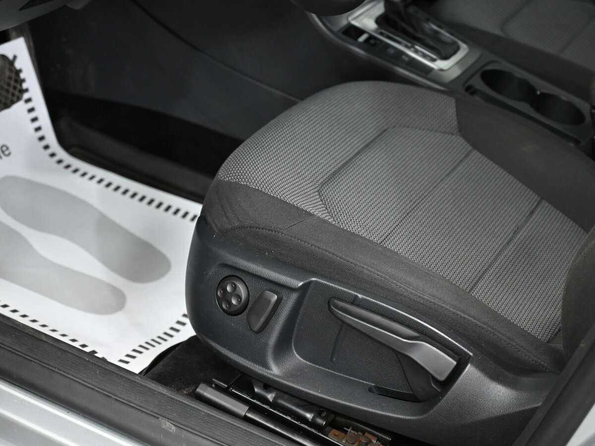 Купить Volkswagen Passat с пробегом. Фото: #7