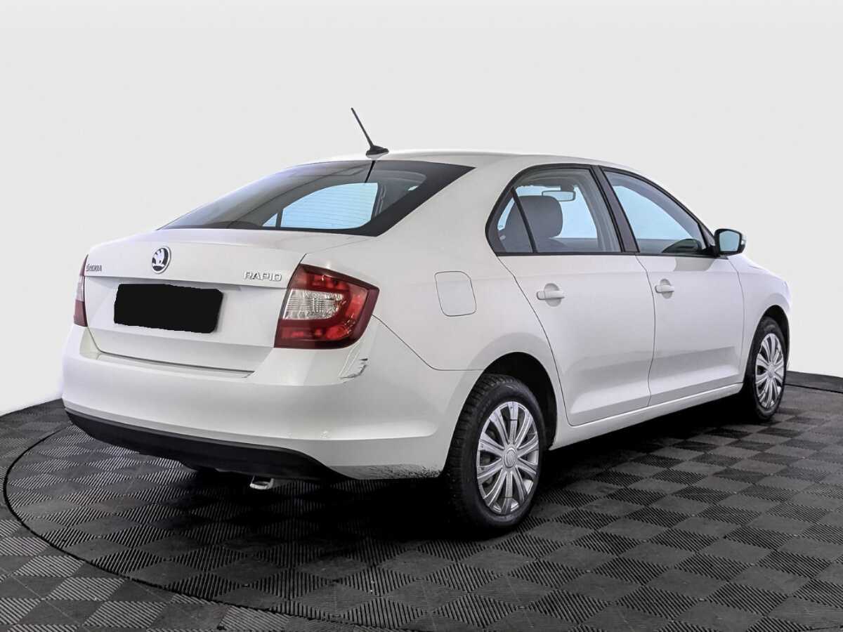 Купить Skoda Rapid с пробегом. Фото: #4