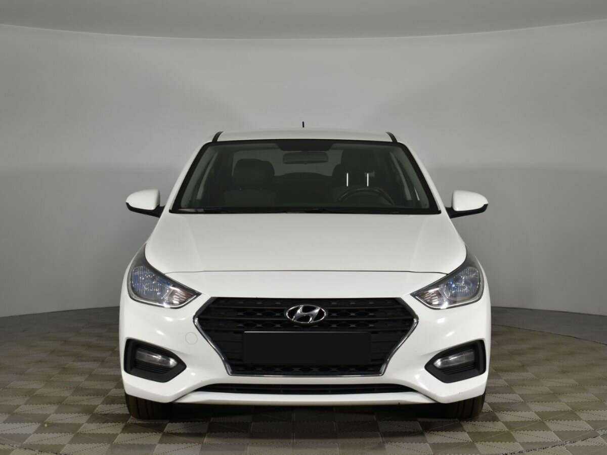 Купить Hyundai Solaris с пробегом. Фото: #2