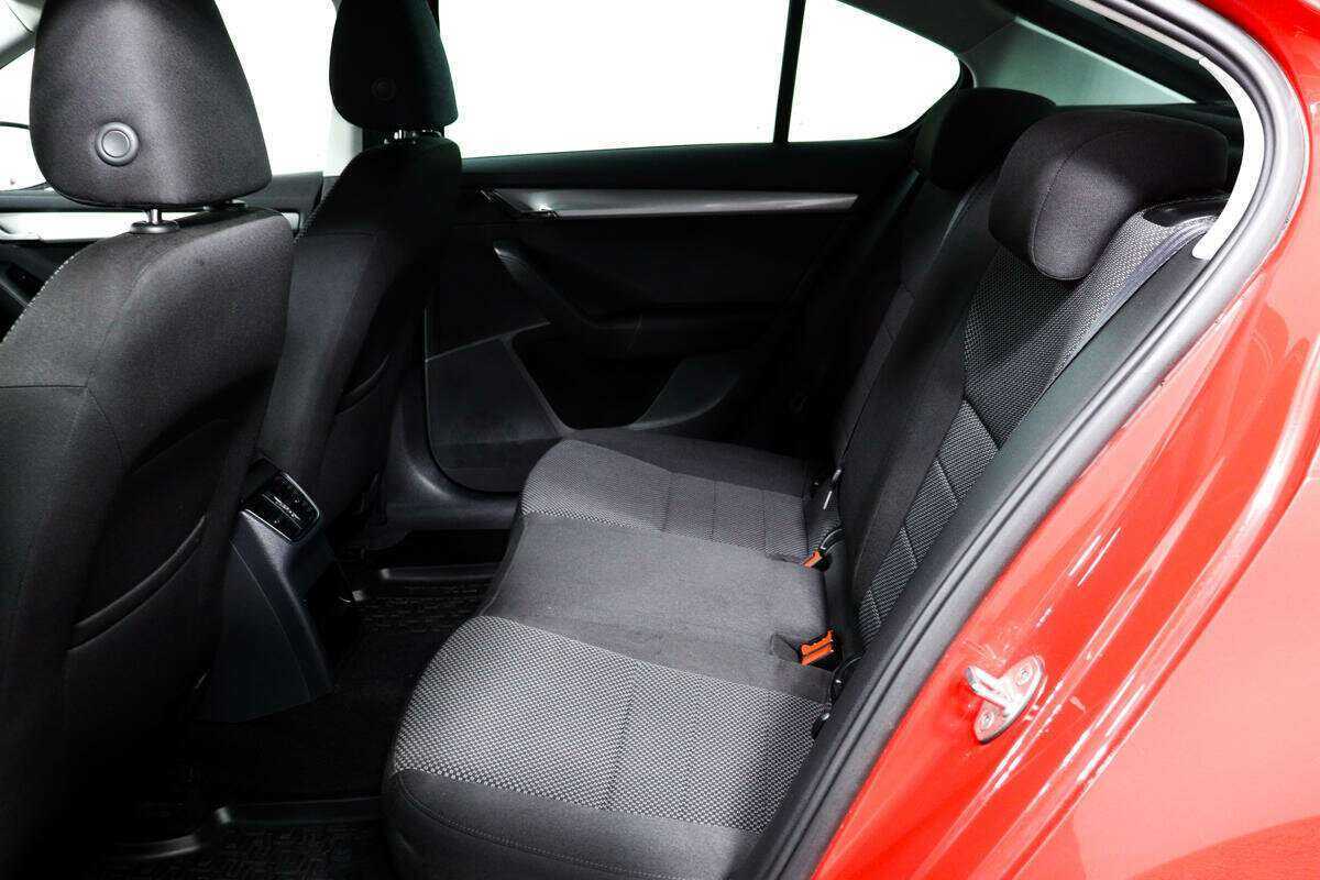 Купить Skoda Octavia с пробегом. Фото: #10