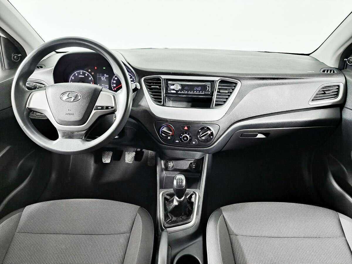 Купить Hyundai Solaris с пробегом. Фото: #11