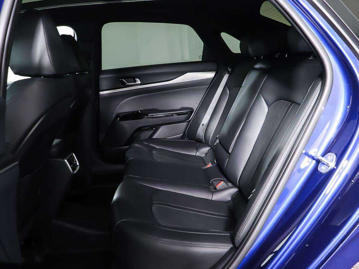 Купить Kia K5 с пробегом. Фото: #9