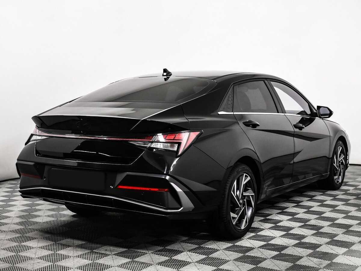 Купить Hyundai Elantra с пробегом. Фото: #4