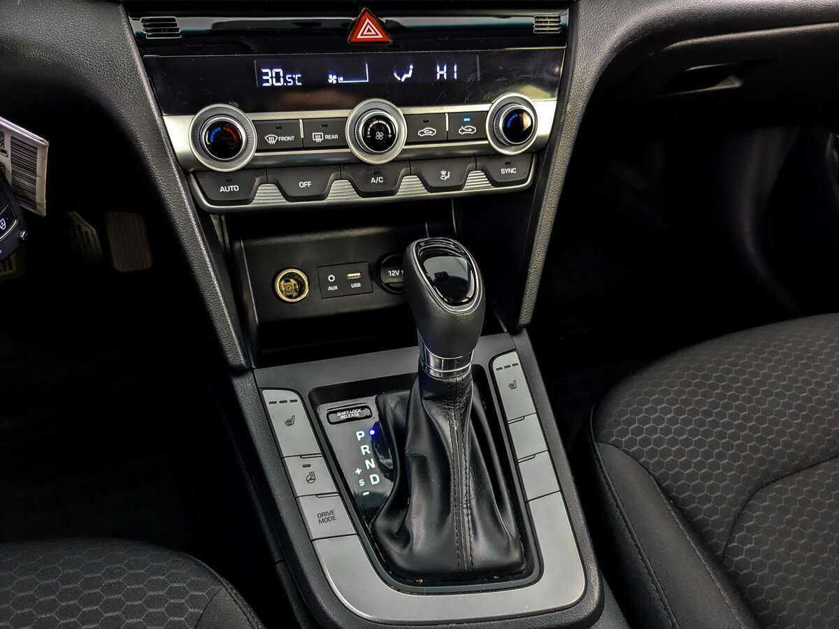 Купить Hyundai Elantra с пробегом. Фото: #20