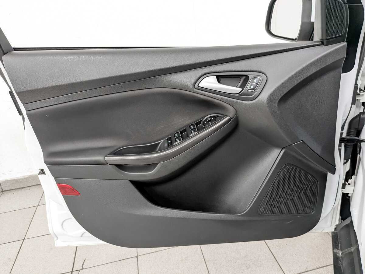 Купить Ford Focus с пробегом. Фото: #16