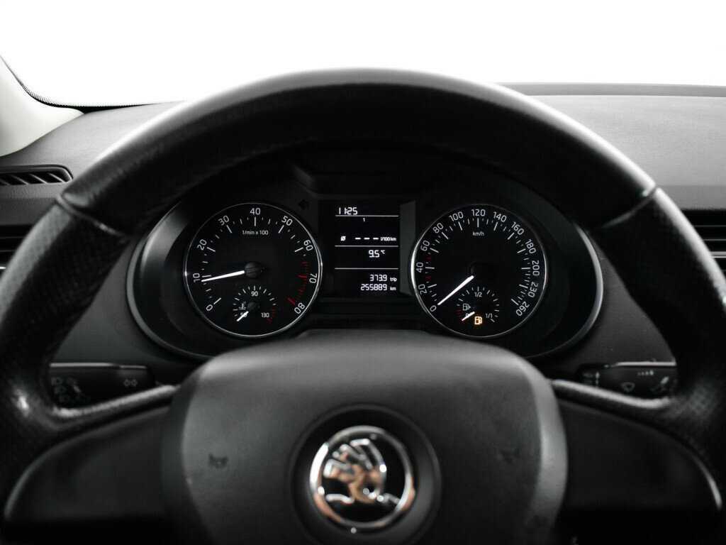 Купить Skoda Octavia с пробегом. Фото: #10
