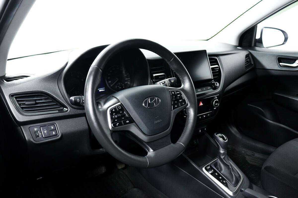 Купить Hyundai Solaris с пробегом. Фото: #10