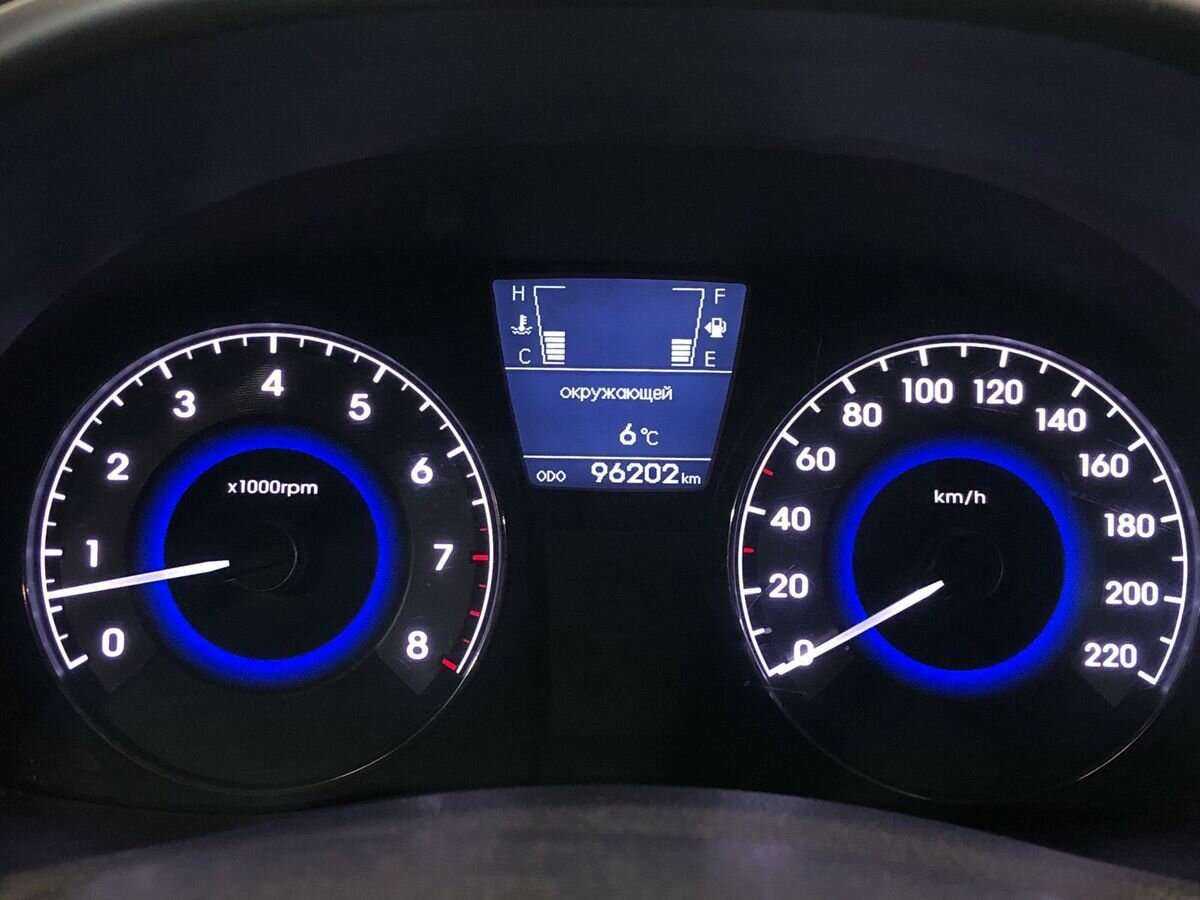 Купить Hyundai Solaris с пробегом. Фото: #11