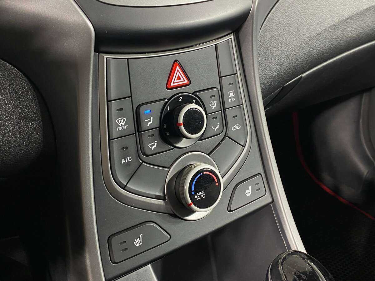Купить Hyundai Elantra с пробегом. Фото: #11