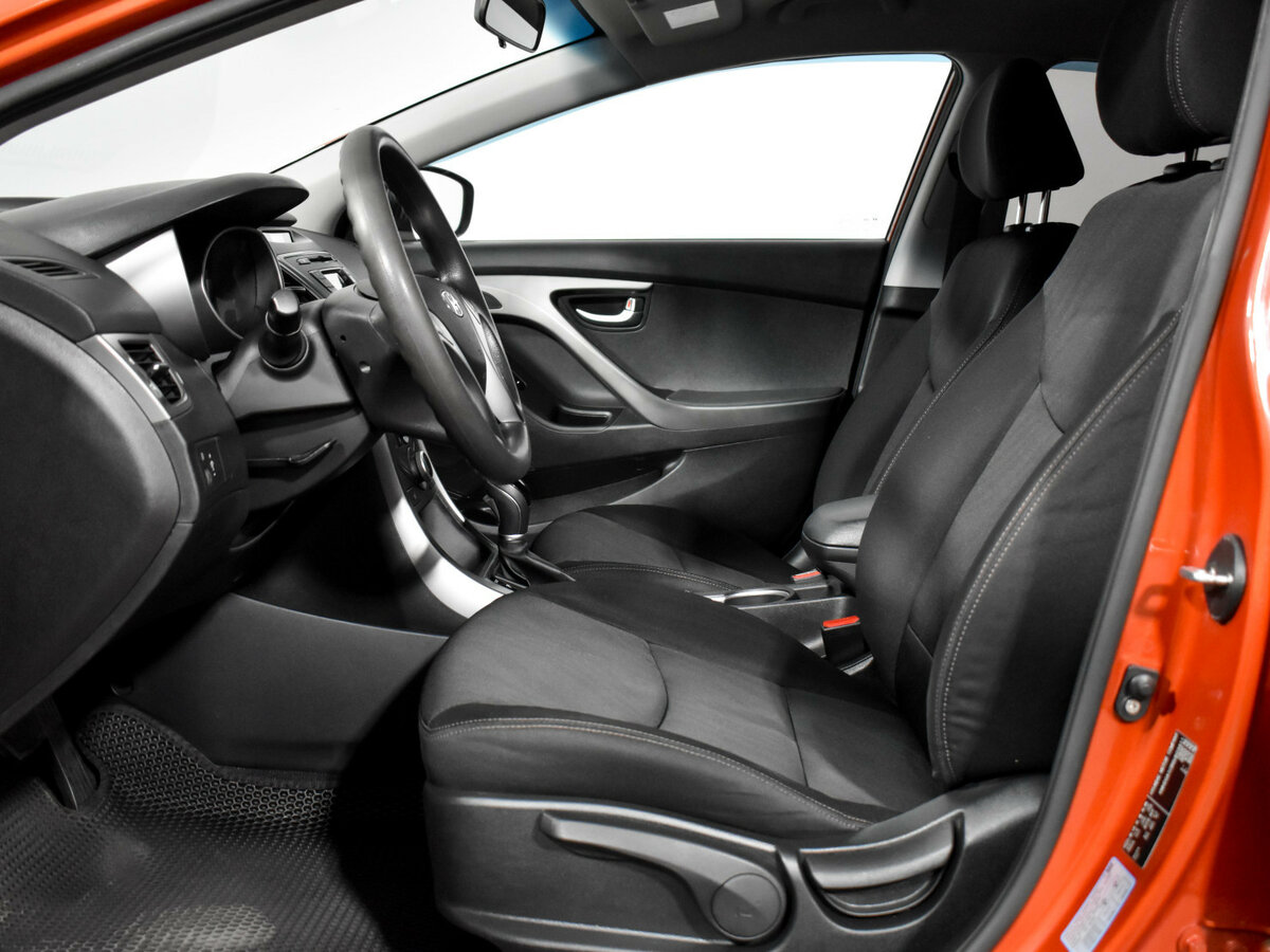 Купить Hyundai Elantra с пробегом. Фото: #9