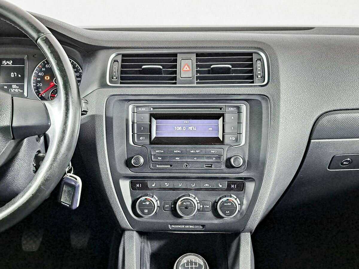 Купить Volkswagen Jetta с пробегом. Фото: #10