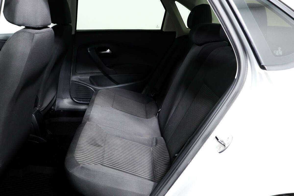 Купить Volkswagen Polo с пробегом. Фото: #11