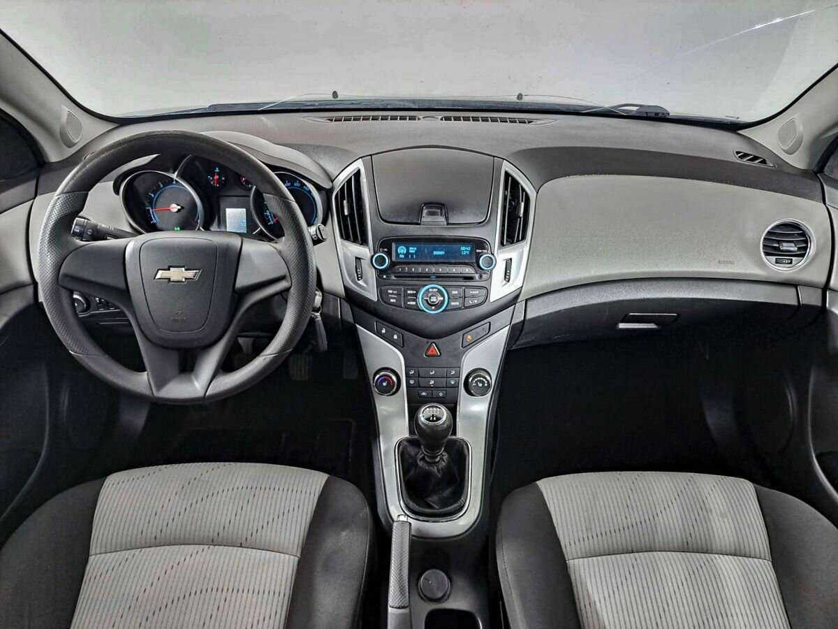 Купить Chevrolet Cruze с пробегом. Фото: #13