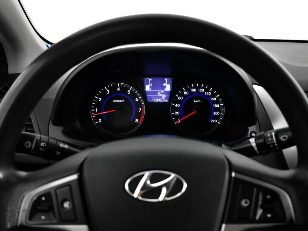 Купить Hyundai Solaris с пробегом. Фото: #10