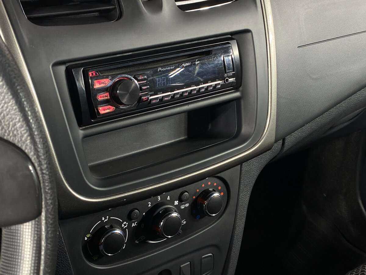 Купить Renault Sandero с пробегом. Фото: #13