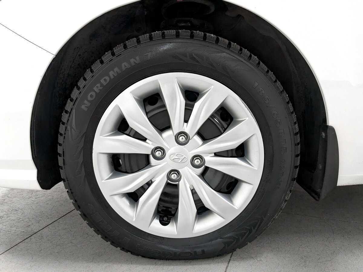 Купить Hyundai Solaris с пробегом. Фото: #18