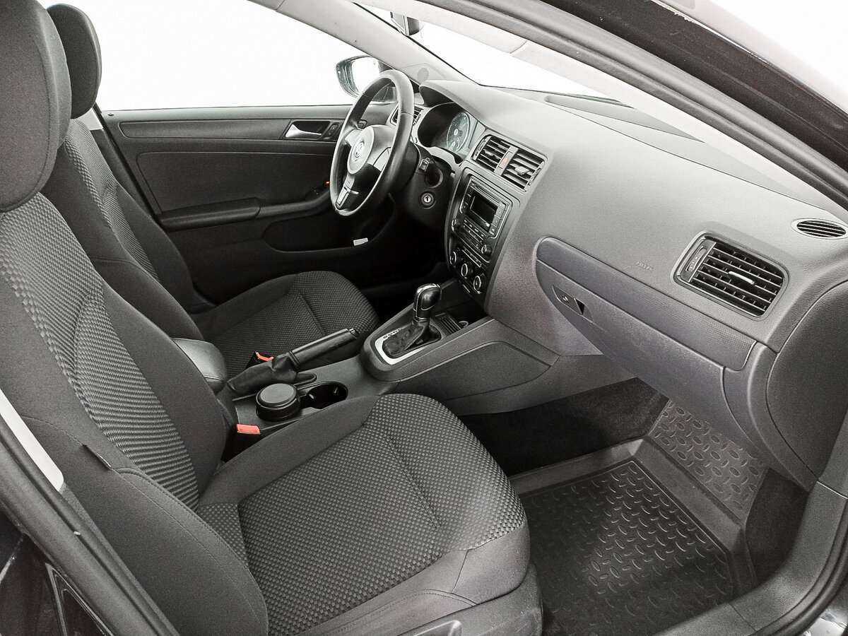 Купить Volkswagen Jetta с пробегом. Фото: #8