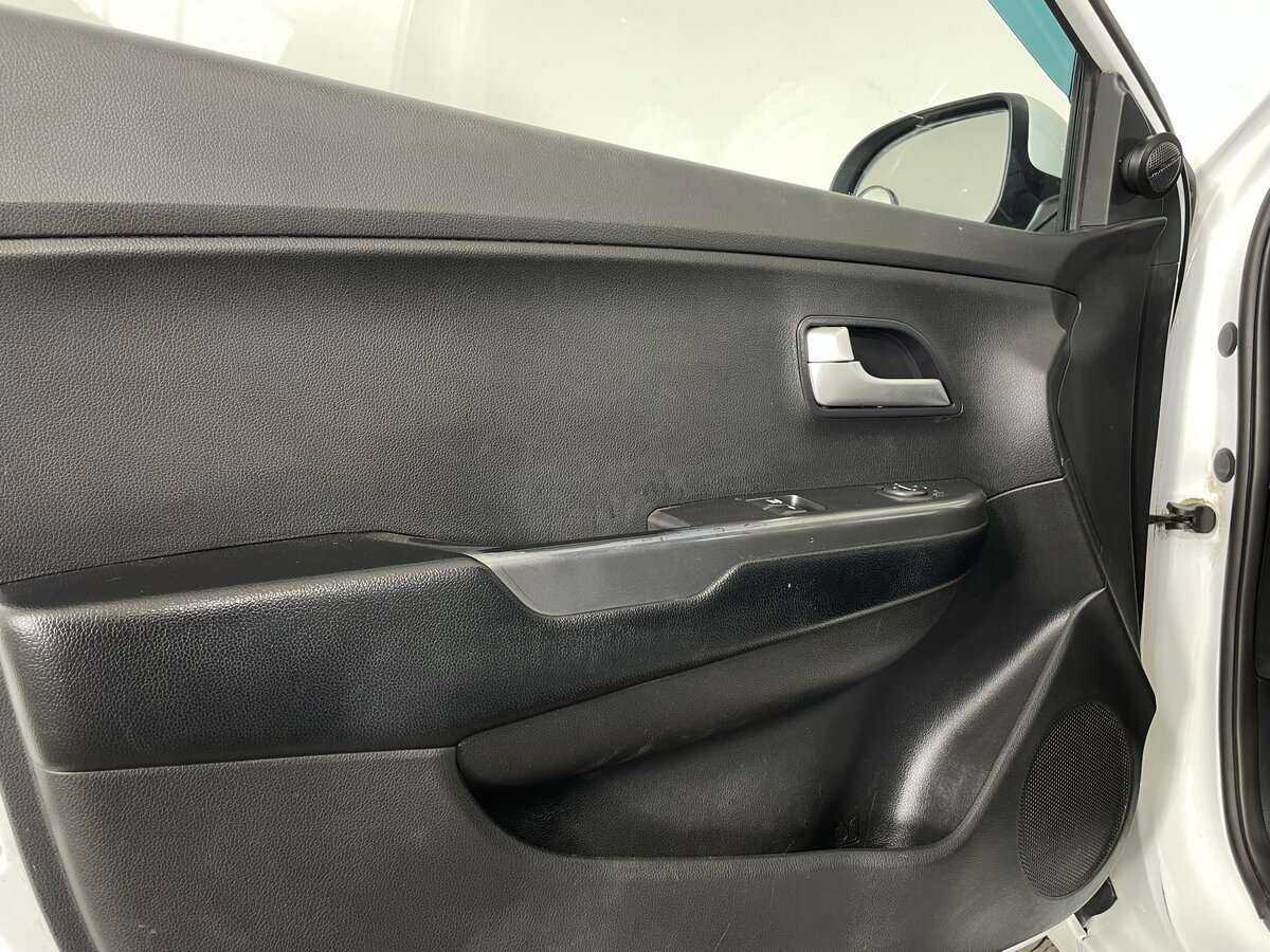 Купить Kia Rio с пробегом. Фото: #18