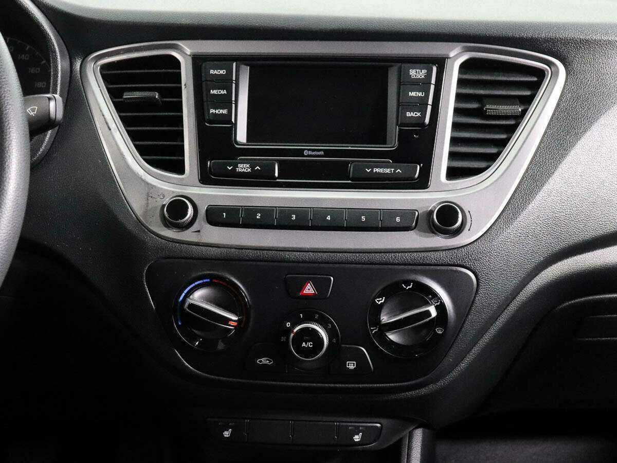 Купить Hyundai Solaris с пробегом. Фото: #11